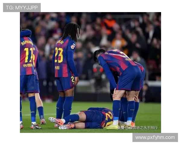 博涅克：莱万在巴萨只能当替补